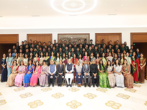 pm-urges-young-civil-servants-to-dedicate-themselves-to-nation-building